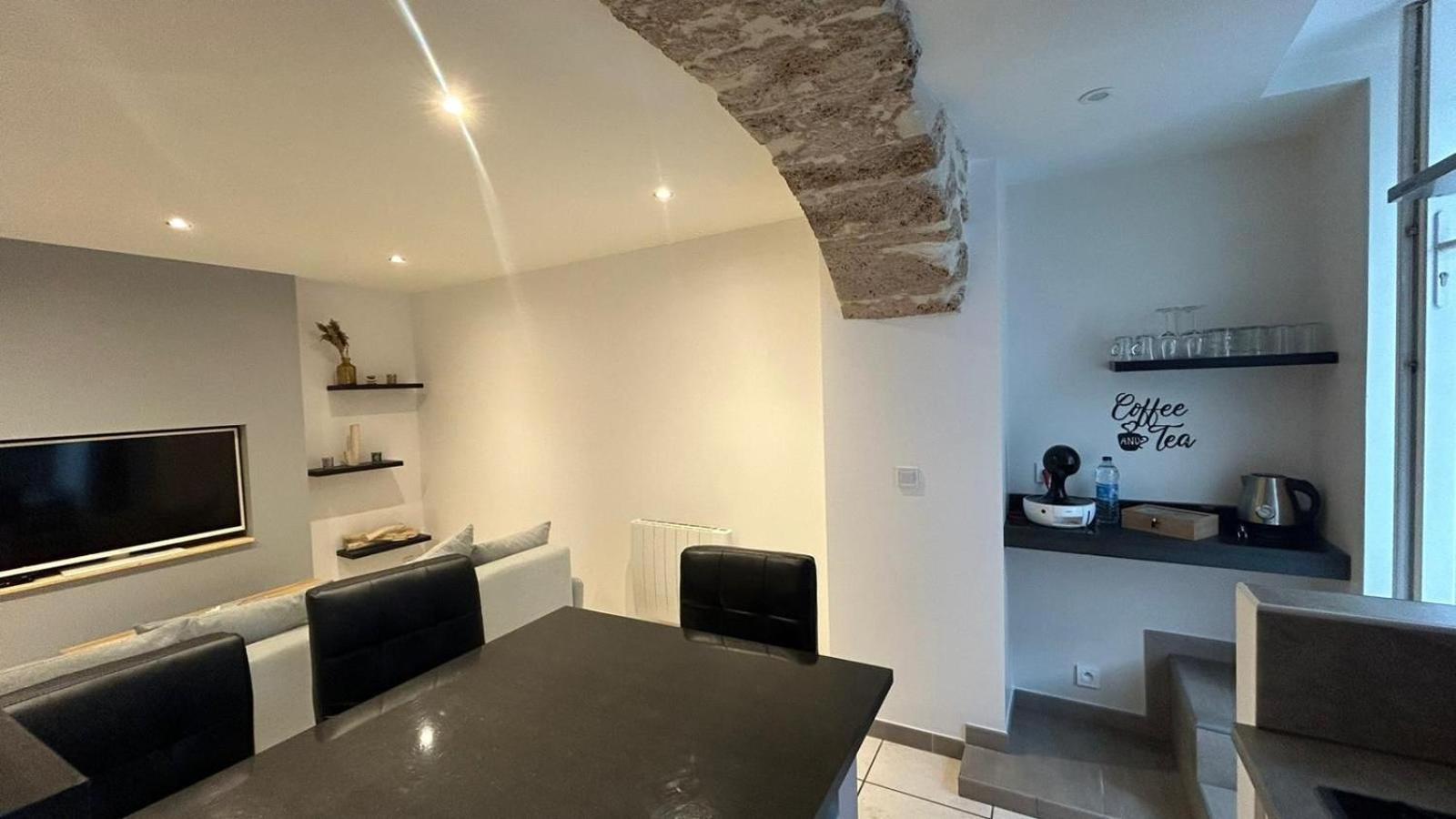 Appartement Paisible Entre Terre Et Mer Cabrieres  エクステリア 写真
